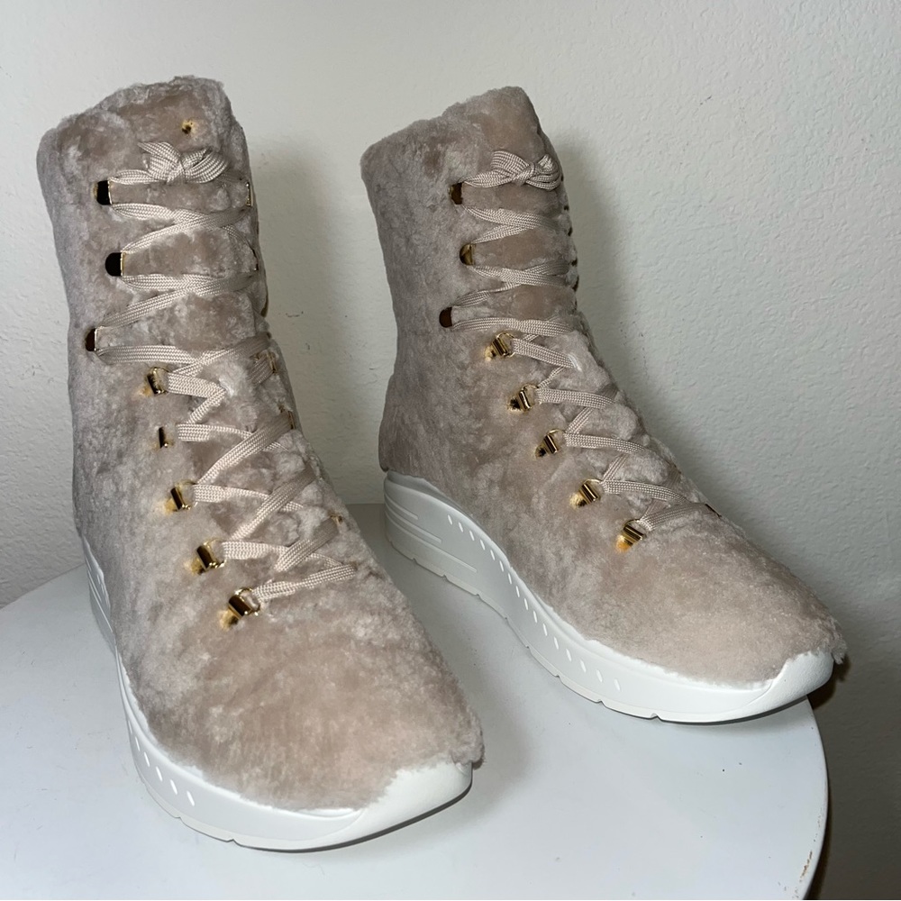 Brand New Stuart Weitzman Oceane Natural Short Shearling boots women’s size 10